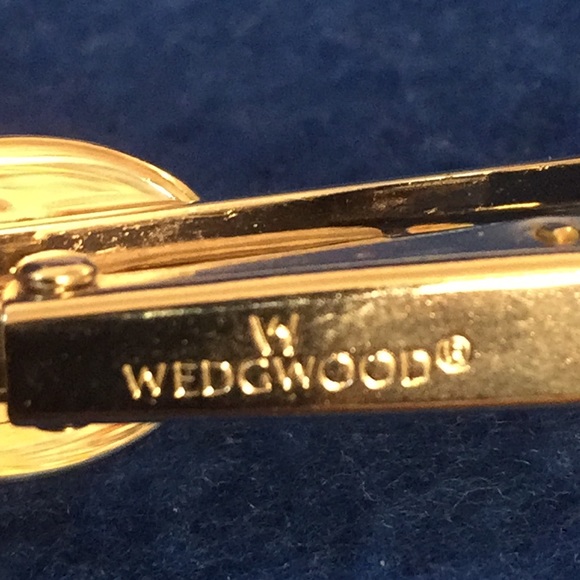 NIB Wedgwood  Dark Blue Jasperware Tie Tac or Clip - Picture 6 of 8